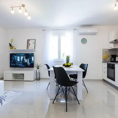 Petra Modern Apartment With Free Parking And Bbq Zadar Exterior photo