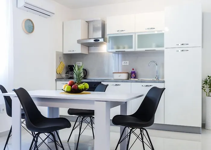 Petra Modern Apartment With Free Parking And Bbq