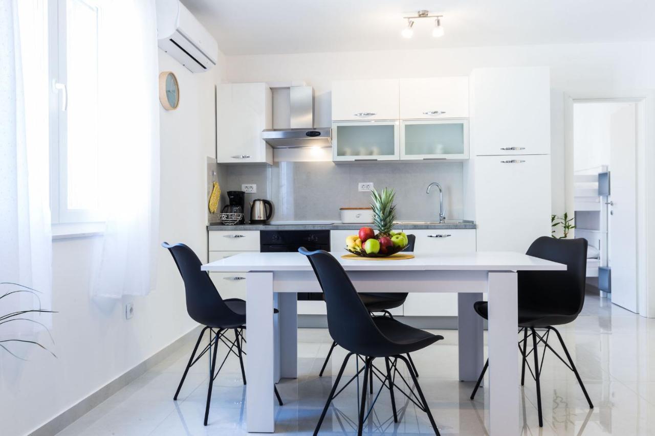 Petra Modern With Free Parking And Bbq Apartment *