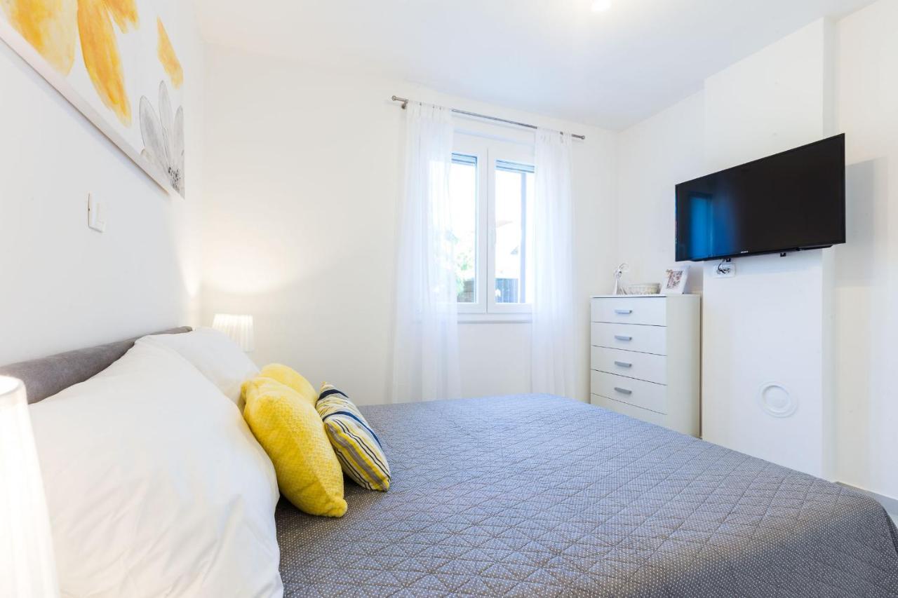 Apartment Petra Modern With Free Parking And Bbq Zadar