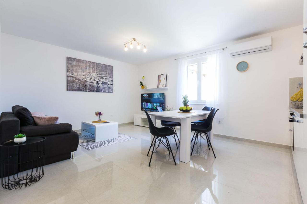Petra Modern With Free Parking And Bbq * Zadar