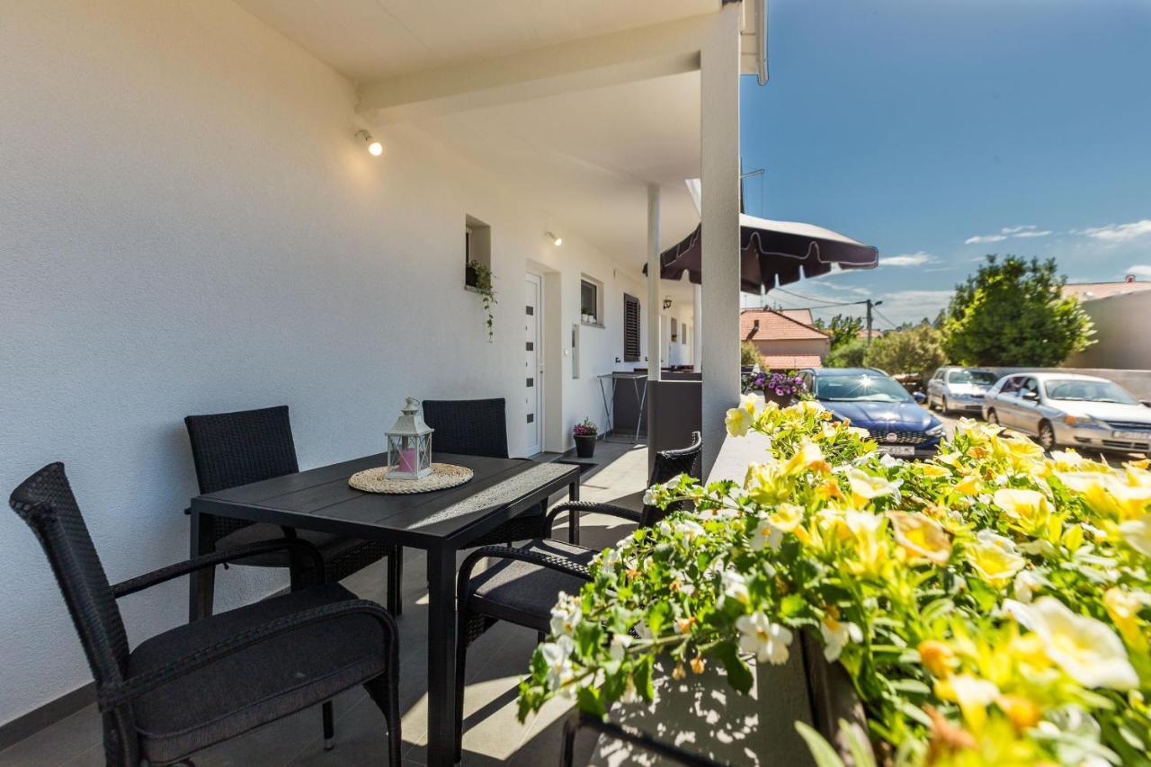 Petra Modern With Free Parking And Bbq Apartment *